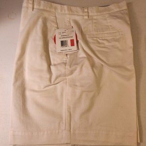 Liz Claiborne NWT, white twill shorts, size 16